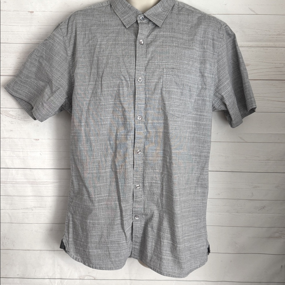 Across the Pond Size XL London NYC Gray Short Sleeve Button Down Shirt